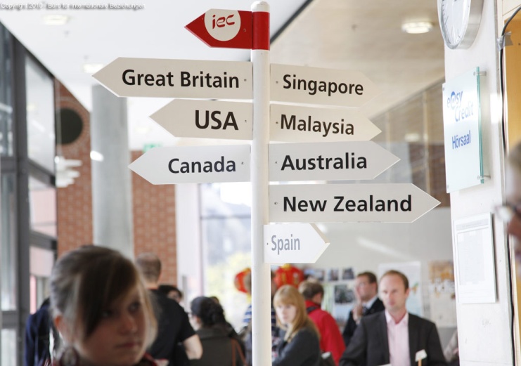 Zum Artikel "Ab ins Ausland: International Day am Fachbereich Wirtschaftswissenschaften"