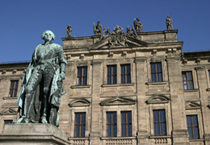 schloss_gross