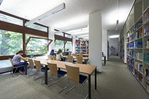 Bibliothek (Bild: FAU/David Hartfiel)