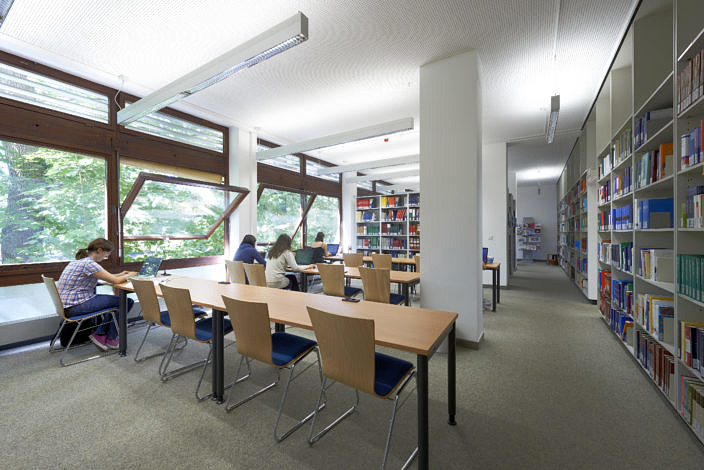 Bild bibliothek-regensburger-strasse aufrufen