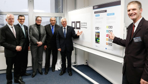 Eröffneten den Nuremberg Campus of Technology: Prof. Dr. Michael Braun, Präsident der TH Nürnberg, Dr. Michael Fraas, Wirtschaftsreferent der Stadt Nürnberg, Prof. Dr. Marion Merklein, Dekanin der Technischen Fakultät der FAU, Dr. Ludwig Spaenle, bayerischer Staatsminister für Bildung und Kultus, Wissenschaft und Kunst, FAU-Präsident Prof. Dr. Karl-Dieter Grüske, Prof. Dr. Peter Heß, Technische Hochschule Nürnberg Georg Simon Ohm (von links).