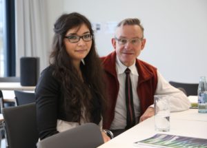 Shaknoza Imomova, Medizinstudentin aus Tadschikistan, erhält ein Deutschlandstipendium, das von Dr. Stefan Thürmer, HNO-Arzt aus Nürnberg, gestiftet wurde. (Bild: Georg Pöhlein)