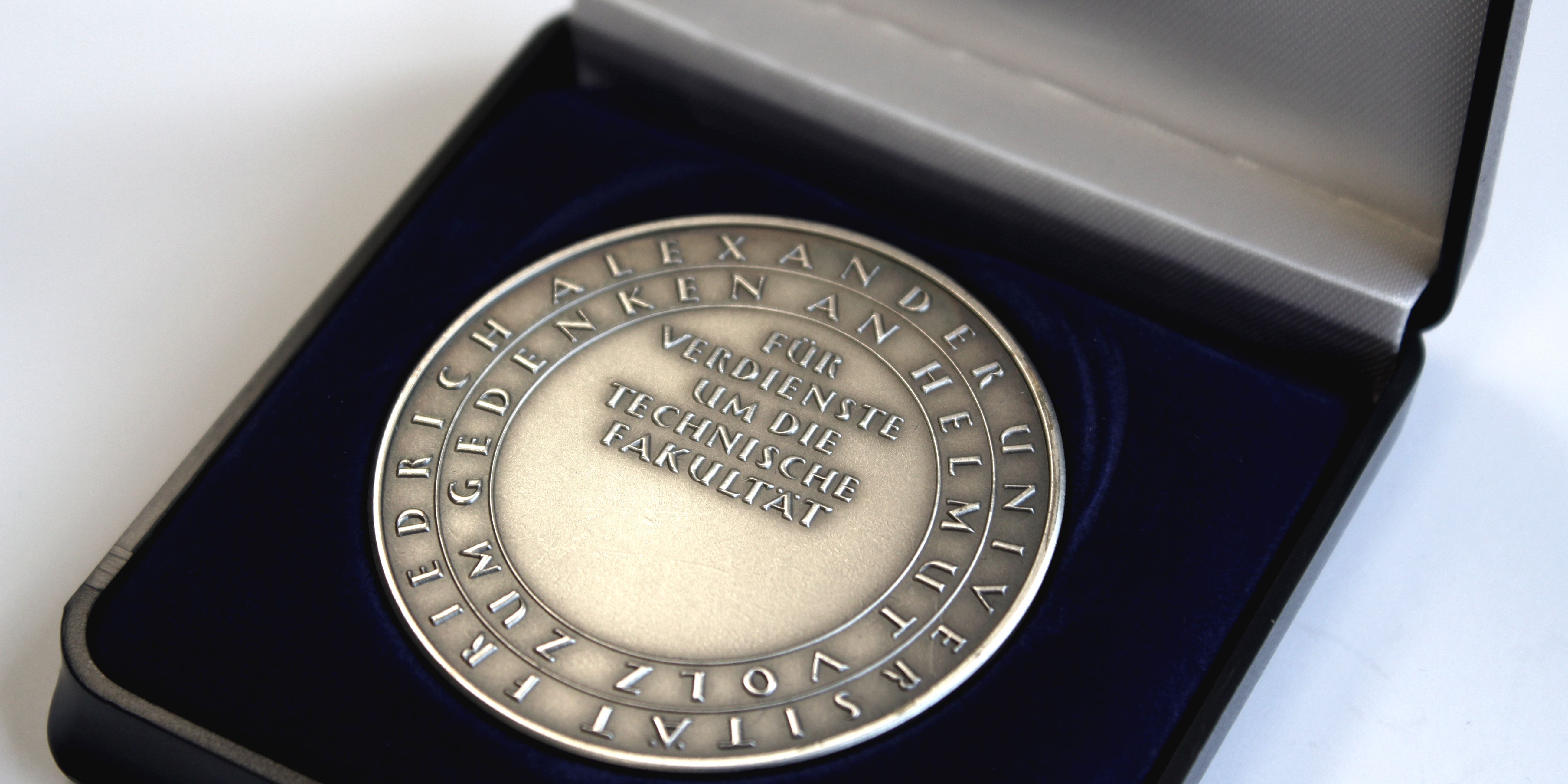 Zur Seite: Helmut-Volz-Medaille