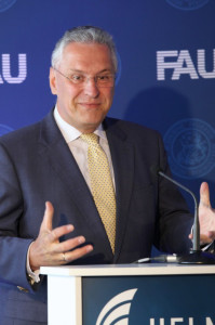 Joachim Herrmann, Bayerischer Staatsminister des Inneren (Bild: FAU/Georg Pöhlein)