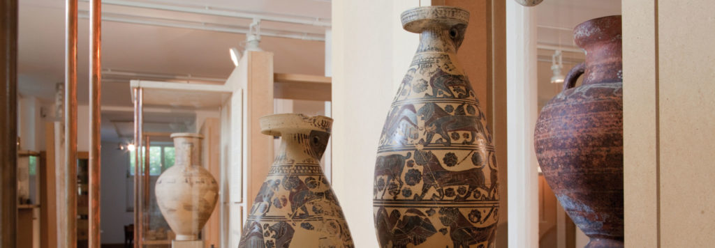 Part of the original collection with the two huge Ludwigsalabastra dating from the 6th century BC (image: Georg Pöhlein)