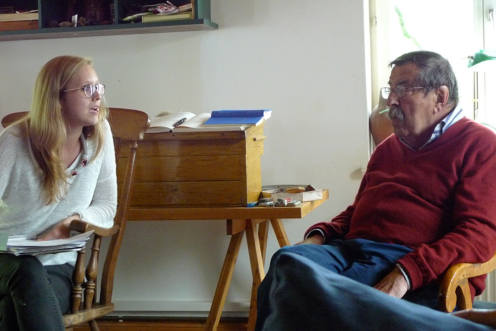 Das Erlanger Poetik-Kolleg besuchte den Schriftsteller Günter Grass in seiner Werkstatt.