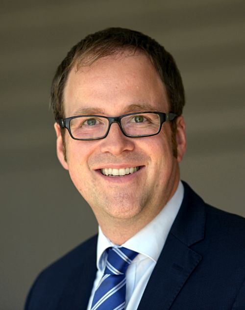Dr. Florian Janik