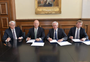 FAU und Siemens starten MBA-Studiengang