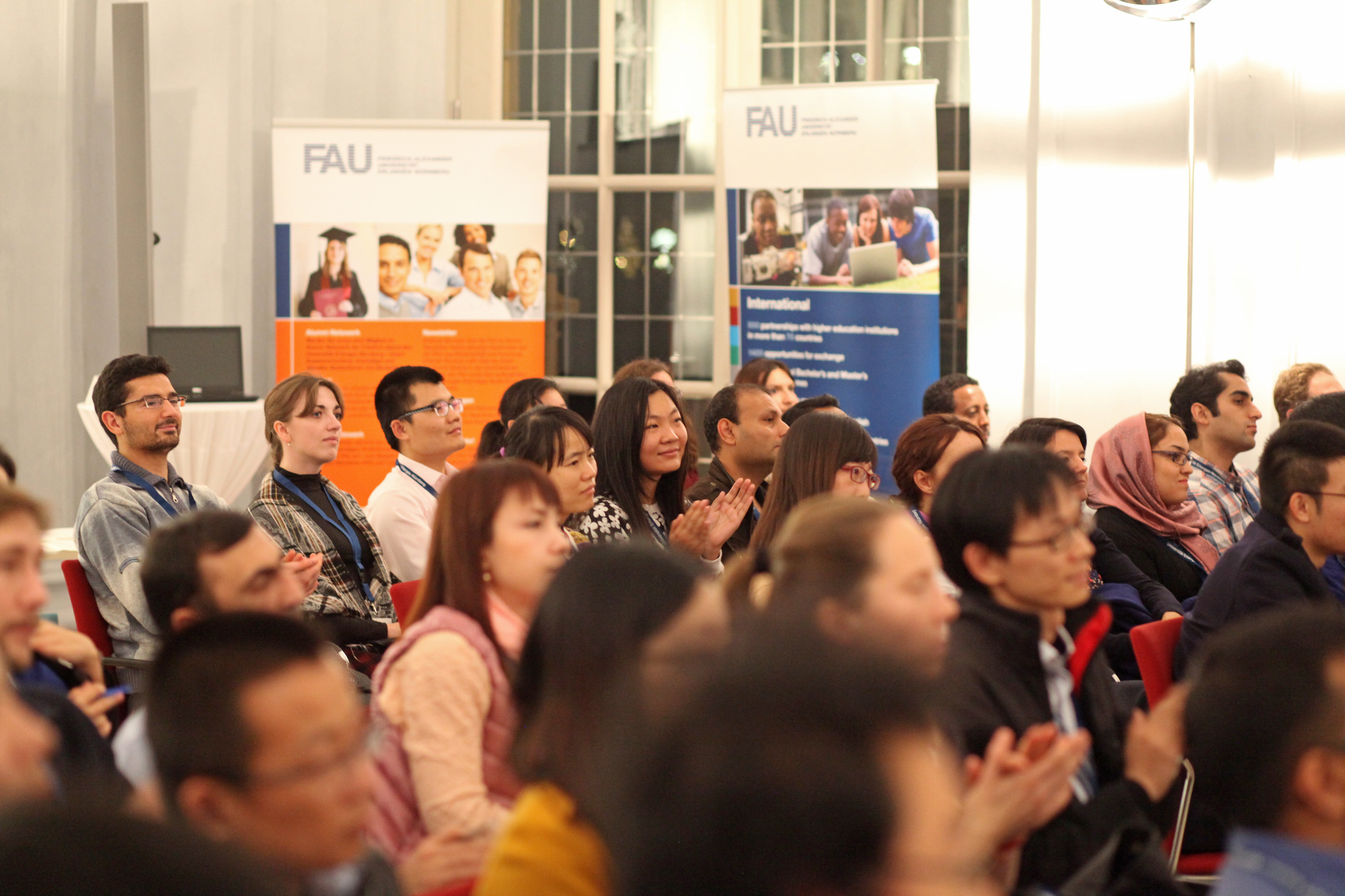 Das Welcome Event am 14. November 2014 in der Erlanger Orangerie. (Bild: Georg Pöhlein)