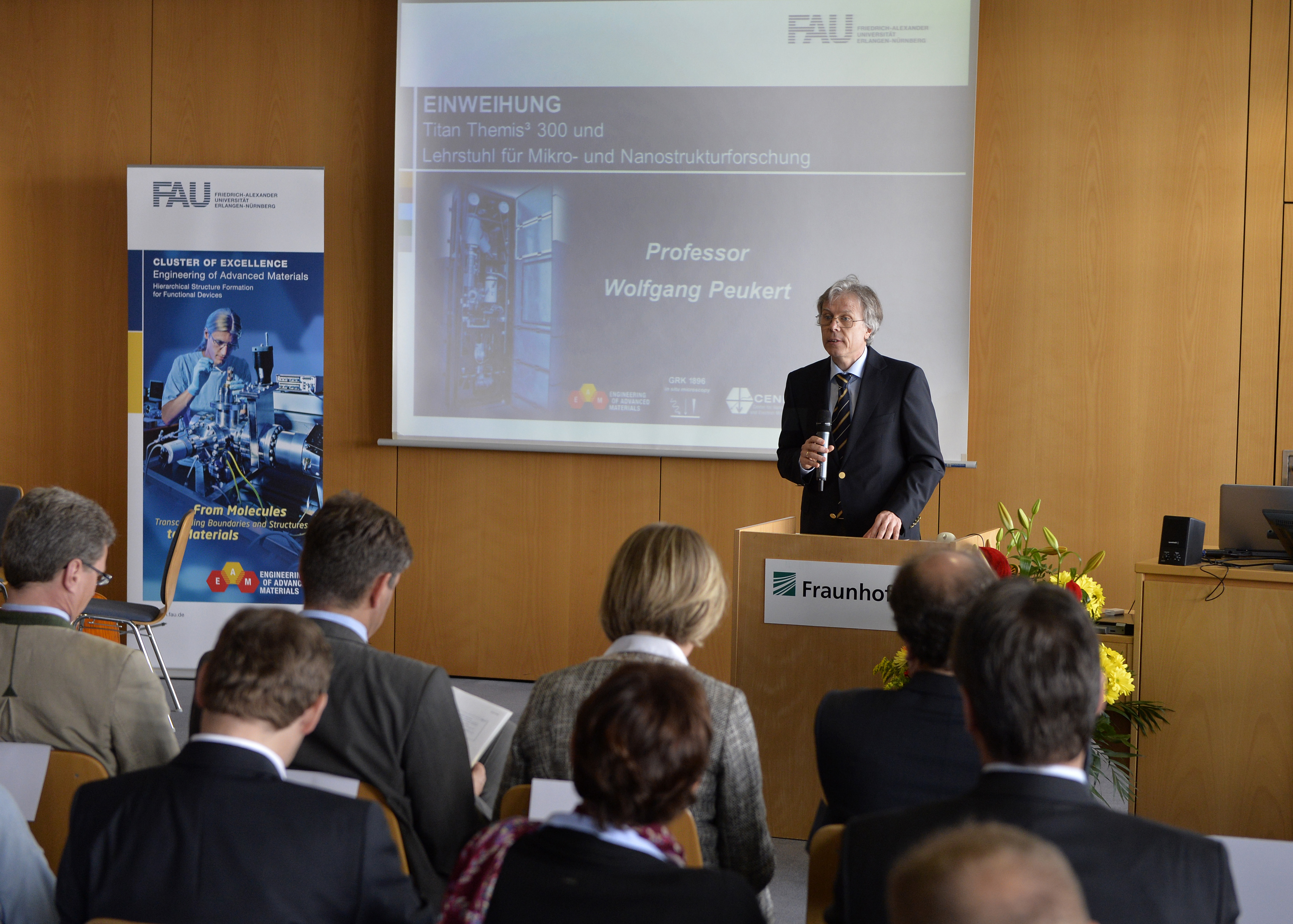 Prof. Dr. Wolfgang Peukert, Koordinator des Exzellenzclusters Engineering of Advanced Materials (EAM)