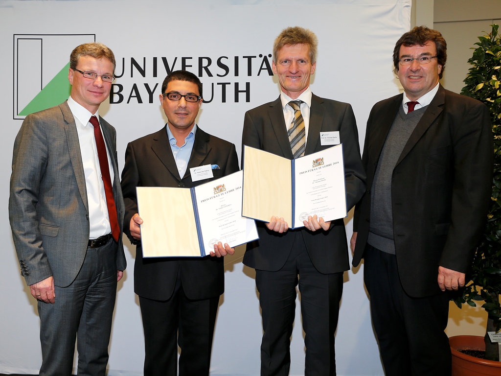 Staatssekretär Bernd Sibler (v.l.) zeichnete Dr. Salah Ata Fakhry und Prof. Dr. Thomas Eberle für gute Lehre aus. Mit dabei war auch Prof. Dr. Rainer Trinczek (Foto: StMBW/Peter Kolb)