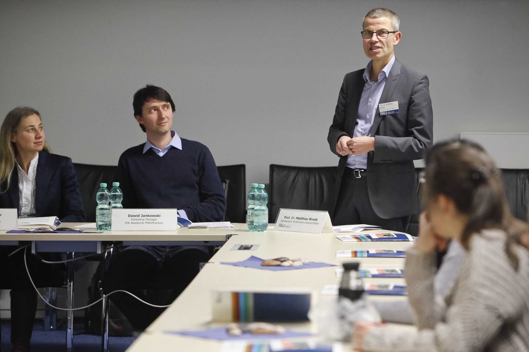 Karriere-Treff am Fachbereich Wirtschaftswissenschaften mit anschließendem Stammtisch (Foto: Giulia Iannicelli)