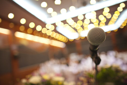 Zum Artikel "Poetry Night: Noch bis zum 20. April bewerben!"