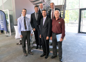 From left to right: Prof. Dr. Martin Hundhausen, Prof. Dr. Joachim Hornegger, Prof. Dr. Rainer Fink, Stefan Müller, Prof. Dr. Tobias Unruh and Prof. Dr. Andreas Magerl. (Image: Harald Sippel)