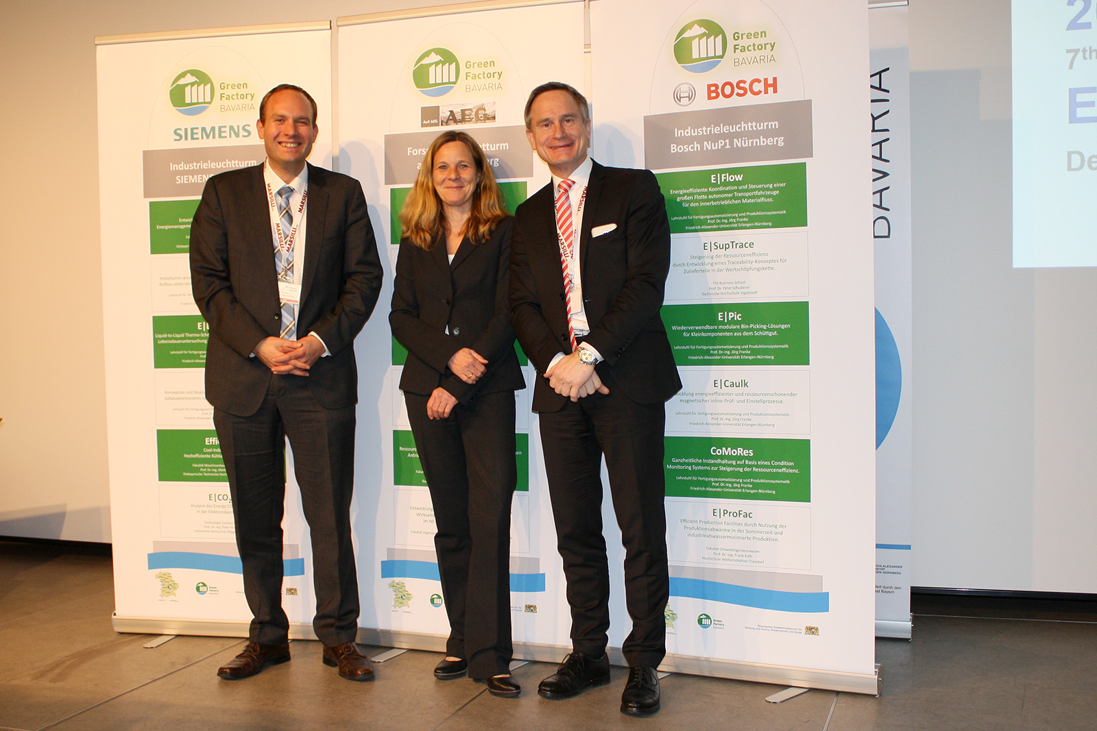 Dr. Sven Kreitlein (FAPS Geschäftsführer Green Factory), Dr. Silvia Kuttruff (Wirtschaftsreferat Stadt Nürnberg). Prof. Jörg Franke (FAPS Lt. Lehrstuhl) (Bild: Lehrstuhl FAPS)