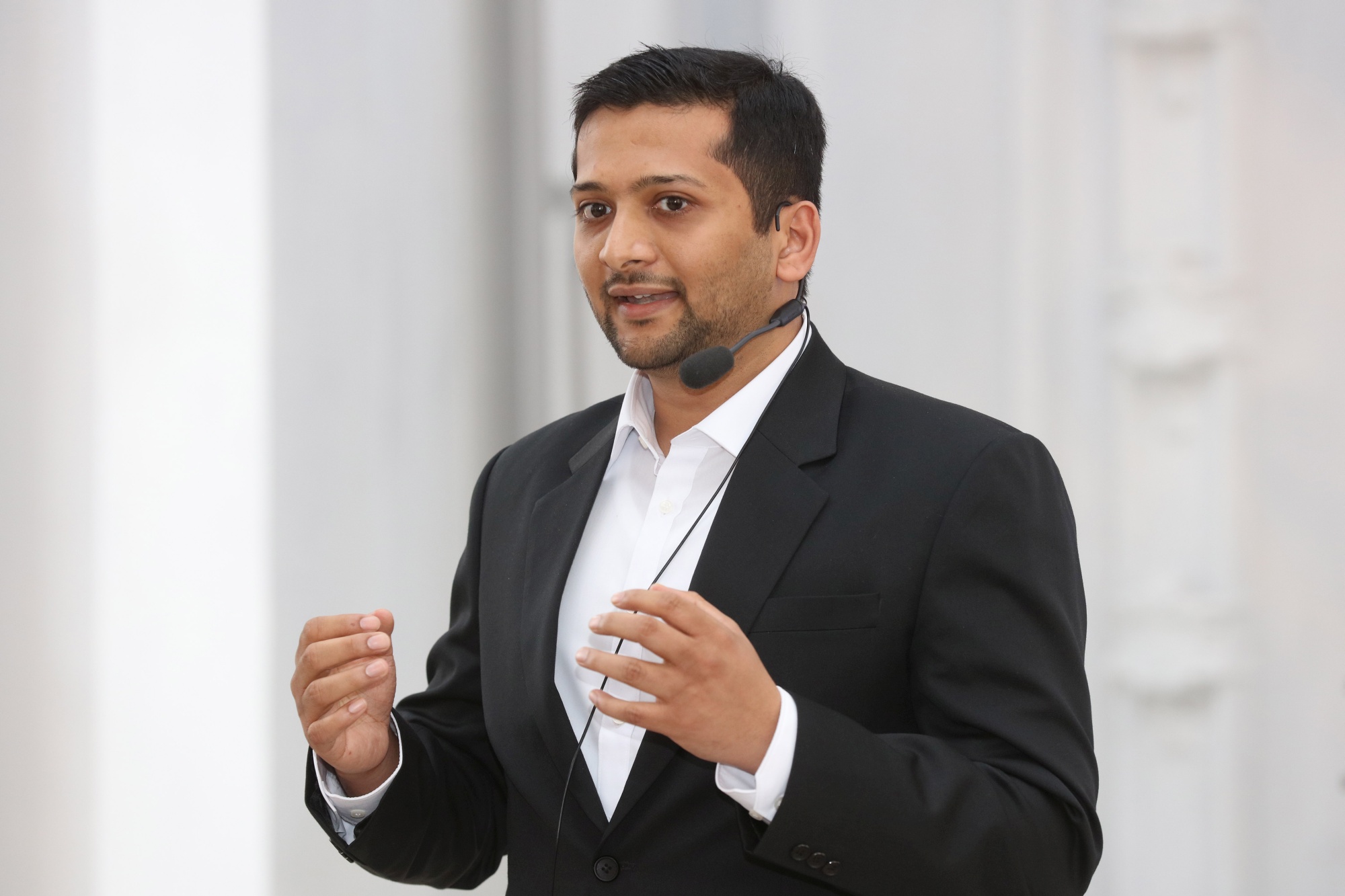 Dr. Hari Naik (FAU) bei der ENET-LZE-Auftaktveranstaltung am 20.02.2017 in der Orangerie in Erlangen. (Bild: Kurt Fuchs)