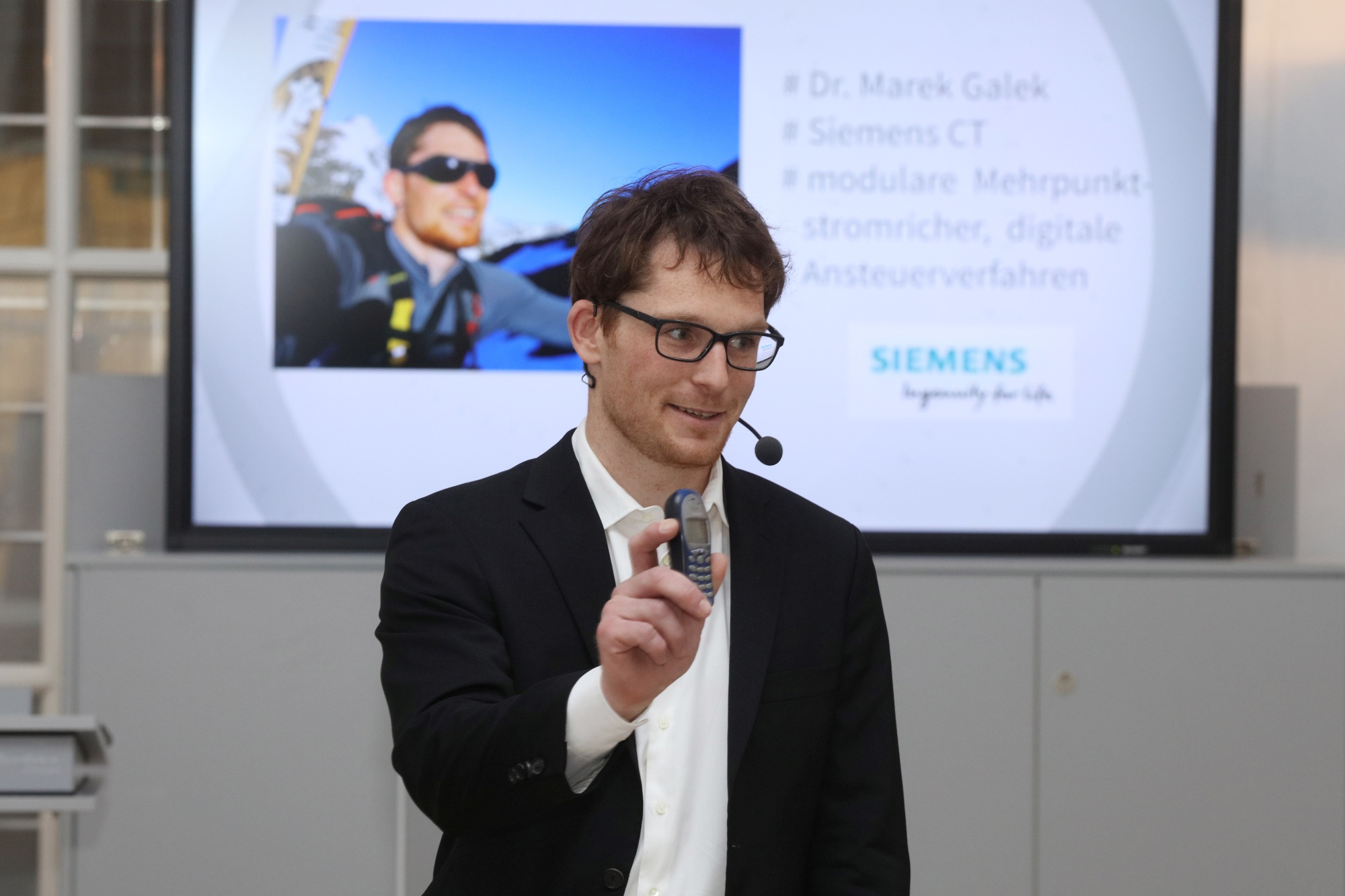 Dr. Marek Galek (Siemens CT) bei der Präsentation während der ENET-LZE-Auftaktveranstaltung am 20.02.2017 in der Orangerie in Erlangen. (Bild: Kurt Fuchs)