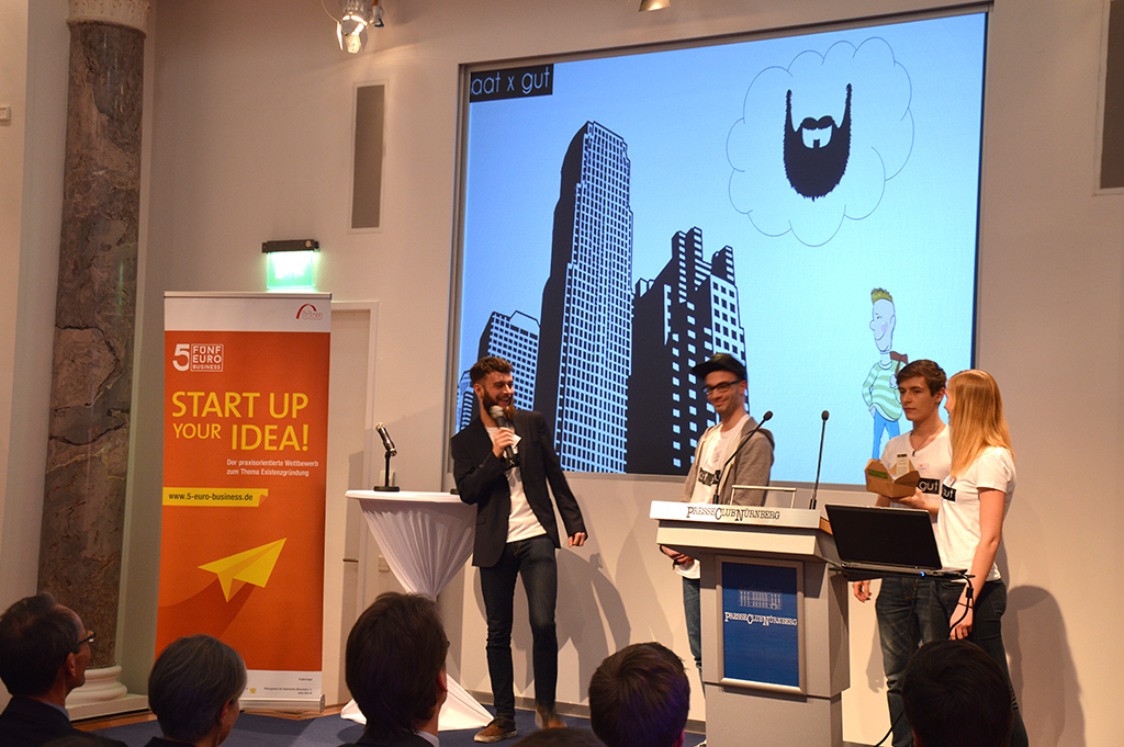 Abschlusspräsentation beim 5-Euro-Wettbewerb des Teams "saat x gut"