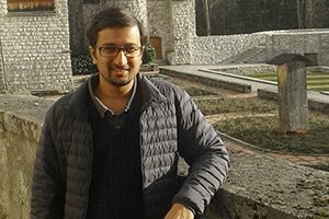 Dr. Bharath Srivathsan ist als Humboldt-Stipendiat am Lehrstuhl für Experimentalphysik (Optik) der FAU und am Max-Planck-Institut für die Physik des Lichts. (Bild: Jyotsna Srinath)