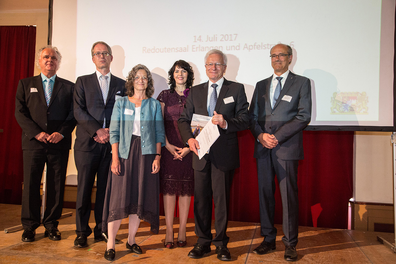 10-jähriges BAYLAT-Jubiläum - Ehrung von Prof. Dr. Karl-Dieter Grüske, Präsident a.D. der Friedrich-Alexander-Universität Erlangen-Nürnberg (FAU) zum Ehrenmitglied des BAYLAT-Beirats (Bild: Georg Pöhlein)