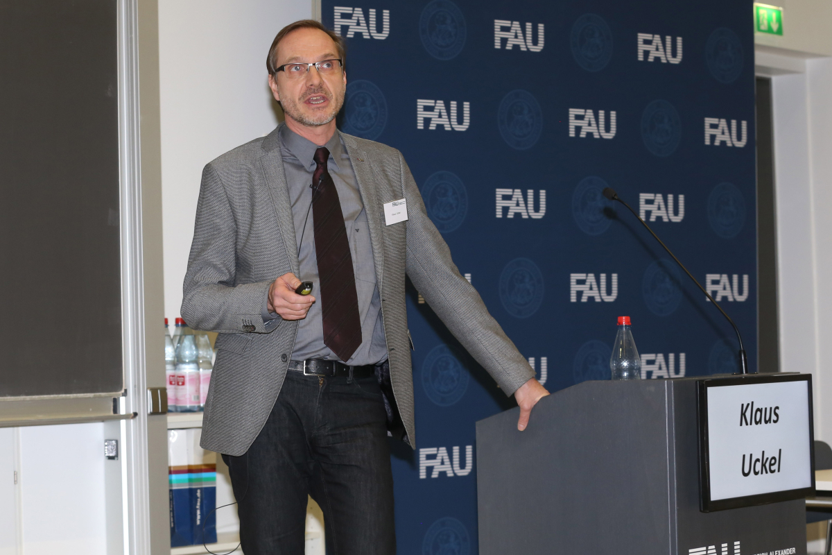 Im Jahr 2018 wird die FAU 275 Jahre alt. Ihr Jubiläumsjahr beginnt die Universität mit einem wissenschaftlichen Symposium zum Thema „Future of Research – Research of the Future“. Der Fokus ist fachübergreifend: FAU-Forscherinnen und Forscher aller Disziplinen werden gemeinsam mit internationalen Kollegen einen Blick in die Zukunft der Forschung werfen. (Bild: FAU/Kurt Fuchs)