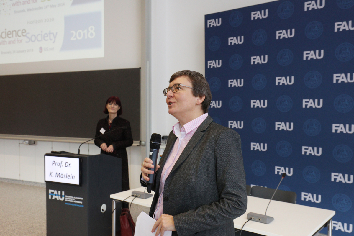 Im Jahr 2018 wird die FAU 275 Jahre alt. Ihr Jubiläumsjahr beginnt die Universität mit einem wissenschaftlichen Symposium zum Thema „Future of Research – Research of the Future“. Der Fokus ist fachübergreifend: FAU-Forscherinnen und Forscher aller Disziplinen werden gemeinsam mit internationalen Kollegen einen Blick in die Zukunft der Forschung werfen. (Bild: FAU/Kurt Fuchs)