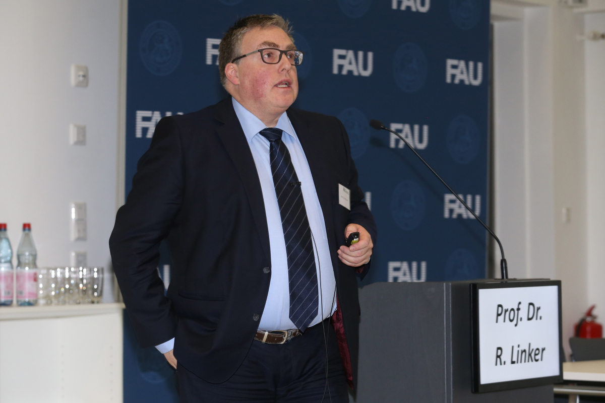 Im Jahr 2018 wird die FAU 275 Jahre alt. Ihr Jubiläumsjahr beginnt die Universität mit einem wissenschaftlichen Symposium zum Thema „Future of Research – Research of the Future“. Der Fokus ist fachübergreifend: FAU-Forscherinnen und Forscher aller Disziplinen werden gemeinsam mit internationalen Kollegen einen Blick in die Zukunft der Forschung werfen. (Bild: FAU/Kurt Fuchs)