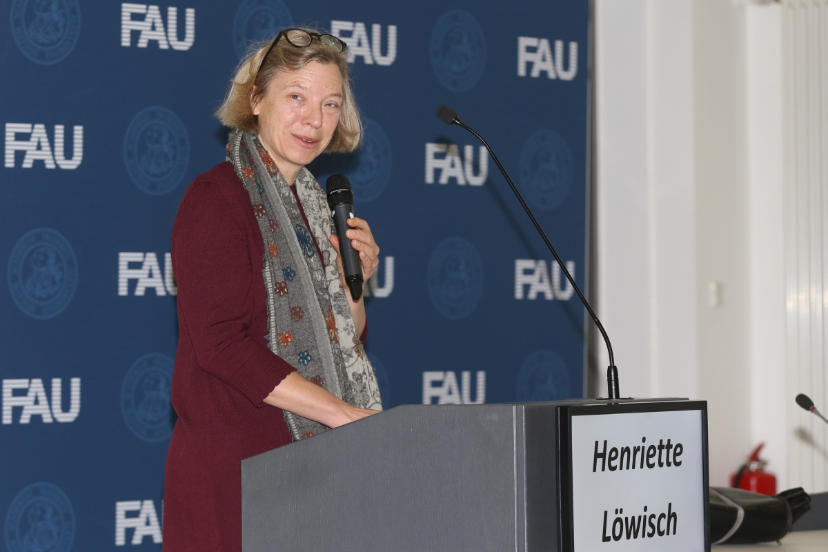 Im Jahr 2018 wird die FAU 275 Jahre alt. Ihr Jubiläumsjahr beginnt die Universität mit einem wissenschaftlichen Symposium zum Thema „Future of Research – Research of the Future“. Der Fokus ist fachübergreifend: FAU-Forscherinnen und Forscher aller Disziplinen werden gemeinsam mit internationalen Kollegen einen Blick in die Zukunft der Forschung werfen. (Bild: FAU/Kurt Fuchs)