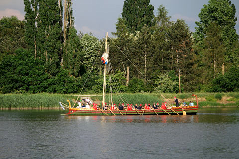 Römerboot der FAU auf der Jungfernfahrt.