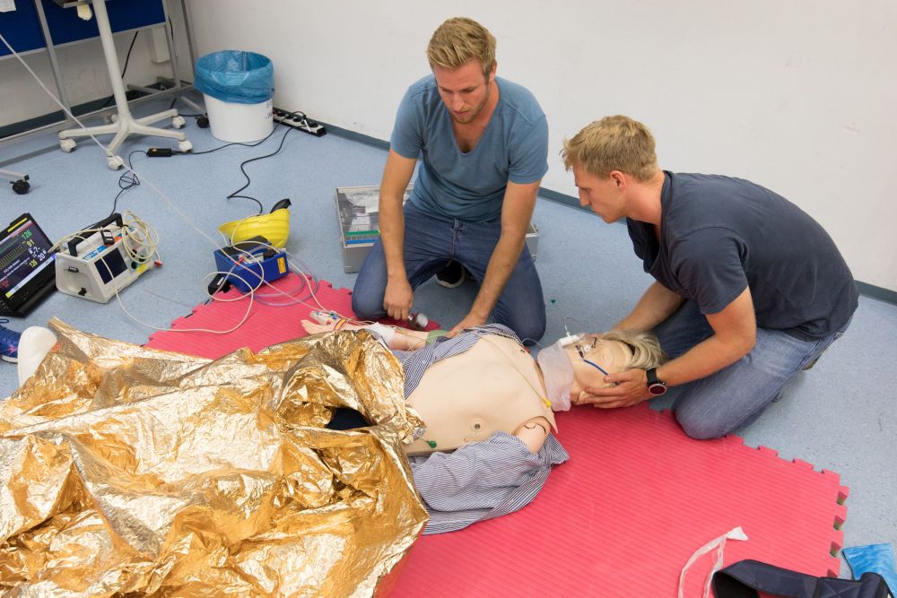 Zum Artikel "Anatomische Puppen, Simulationspatienten und Nahtkurse: Übungsmöglichkeiten für Medizinstudenten"