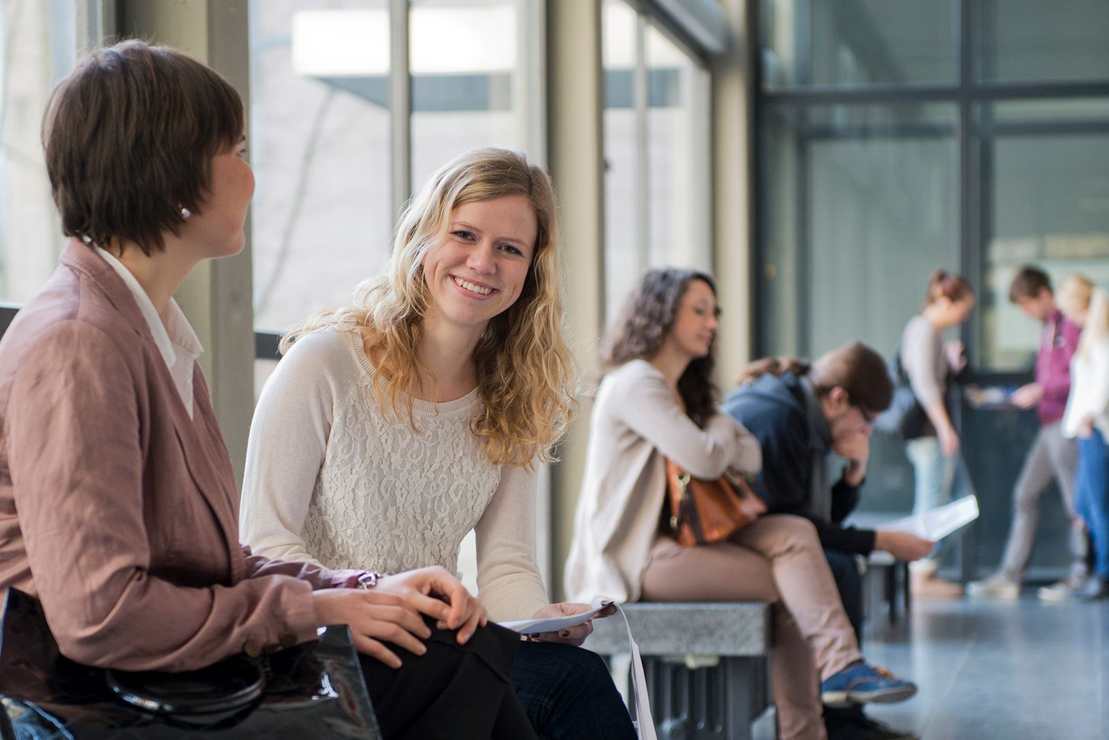 Zur Seite: Studien-Service an den Fakultäten