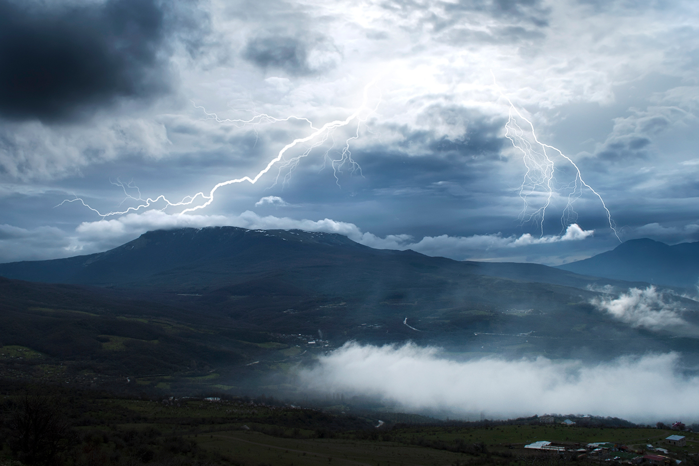 Zum Artikel "Warum donnert es bei Gewitter?"