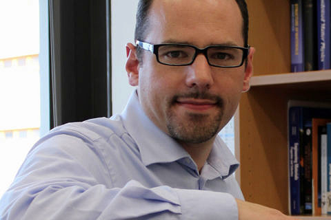 Prof. Dr. Erik Bitzek