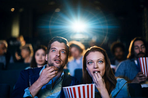 Ein Pärchen im Kino