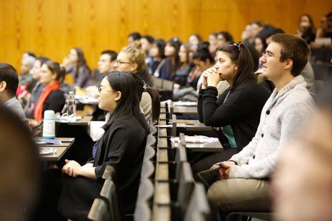 Studierende im Hörsaal