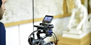 Kamera filmt in Antikensammlung
