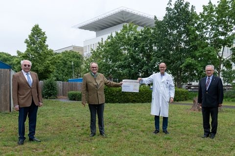 Zum Artikel "40.000 Euro für die Erforschung von COVID-19-Immunplasma"