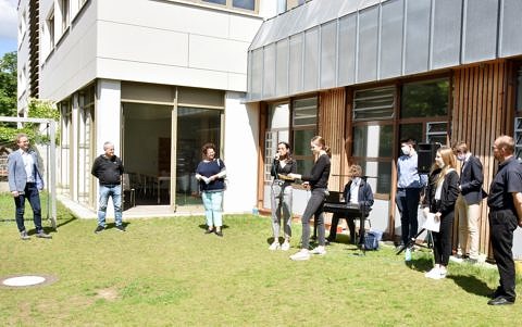 Zum Artikel "Schüler spenden 320 Euro für die Musiktherapie"