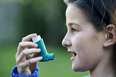 Zum Artikel "Wie Vitamin D3 bei allergischem Asthma hilft"