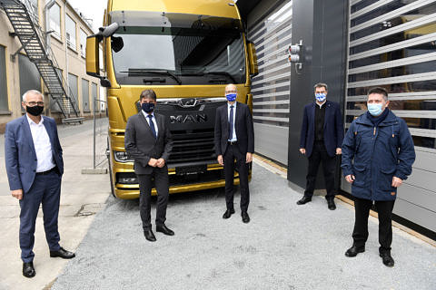 Minsterpräsident Markus Söder zu Besuch des Prüfstandes mit einer Brennstoffzelle im Wasserstoffzentrum im MAN-Werk Nürnberg am 19.10.2020 Foto: Marcus Schlaf