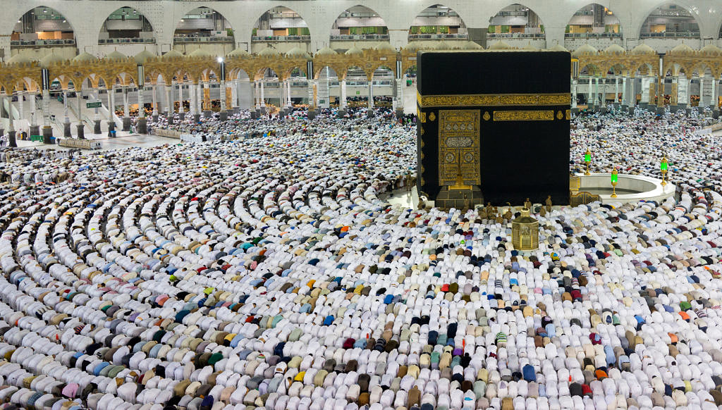 People praying.