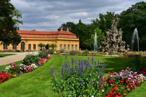 Schlossgarten mit Orangerie