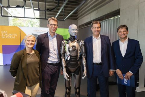 Marion Grether, Leiterin des Deutschen Museums Nürnberg, Wissenschaftsminister Markus Blume, Ministerpräsident Dr. Markus Söder, FAU-Präsident Professor Joachim Hornegger. (Bild: Uwe Niklas)