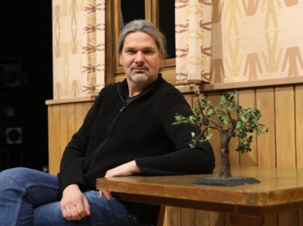 Zum Artikel "Interview mit Theaterregisseur und FAU Alumnus Marc Becker"