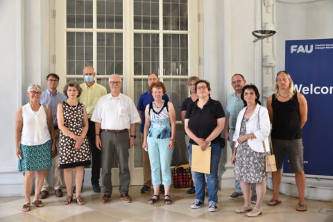 Gruppenbild mit Kanzler Christian Zens.