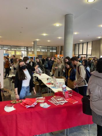 Messe bei der Erstsemesterbegrüßung in der WiSo