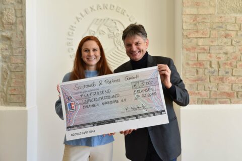 Zum Artikel "Spende für Universitätsbund"