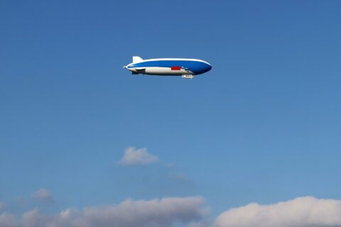 Eine Zeppelin am Himmel.