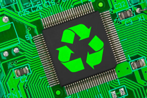 Elektronenplatte mit Recycling-Symbol