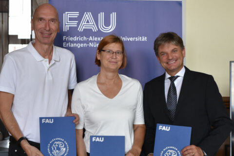 Gruppenbild mit Präsident.